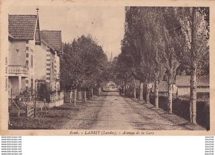 A2-40) LABRIT (LANDES)  AVENUE DE LA GARE - ( 2 SCANS )