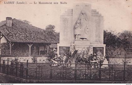 AA-40) LABRIT - LANDES -  LE  MONUMENT AUX  MORTS  - ( 2 SCANS )