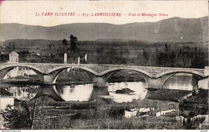 CPA Labruguiere Pont et montagne noire