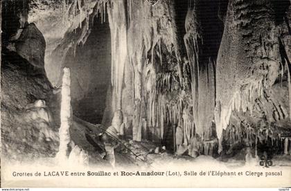 Grottes de Lacave CPA Entre Souillac et Rocamadour SAlle de l'elephant et cierge pascal