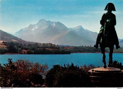 Carte Postale - 38 - Laffrey - Le Lac de Laffrey sur la Route Napoléon - Statue de Napoélon Bonaparte à cheval - CPM - C