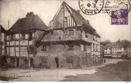 CPA Lamballe Cuvieuses maisons Place de la Croix