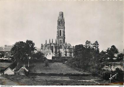 CPM Lampaul Finistere Vue generale de l'Eglise