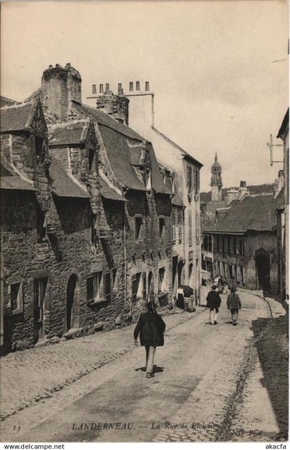 CPA LANDERNEAU - La Rue de Ploudiry (143992)
