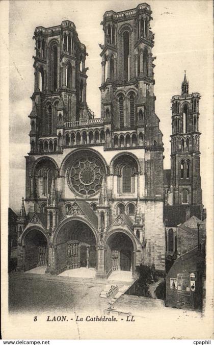 CPA Laon La Cathedrale