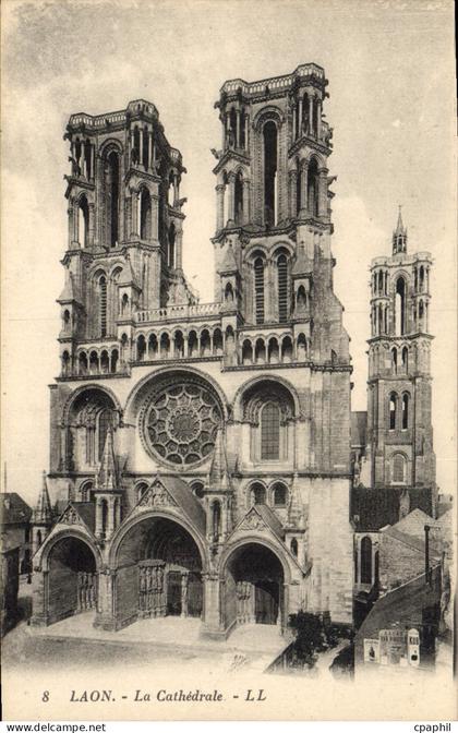CPA Laon La Cathedrale