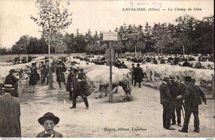 Lapalisse - Le Champ de foire - CPA