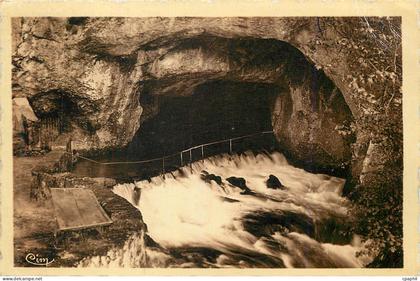 CPA Les Pyrenees Ariegeoises Environs de Lavelanet et Belestat Fontaine Intermittente de Fontestorbes