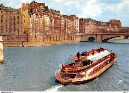 Paris bateau mouche