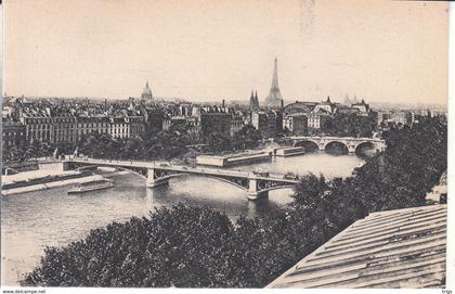 Paris - Panorama sur la Seine pris vers la Tour Eiffel