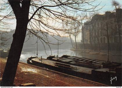 Paris péniche péniches