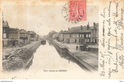 LE CHESNE - Port - Sortie du Chesne - Péniche