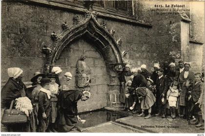 CPA Le Folgoet - Les Pelerins a la Fontaine le Jour du Pardon (1033428)