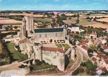 37 LE GRAND PRESSIGNY LE CHATEAU