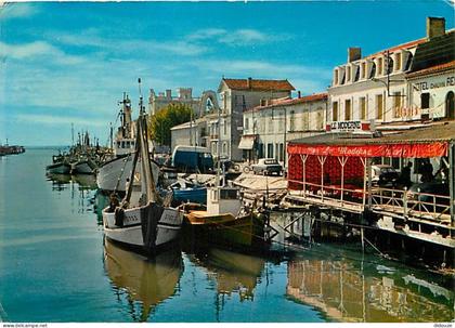 Carte Postale - 30 - Le Grau du Roi - La rive droite, le canal - Bateaux - Automobiles - Flamme Postale de Le Grau du Ro