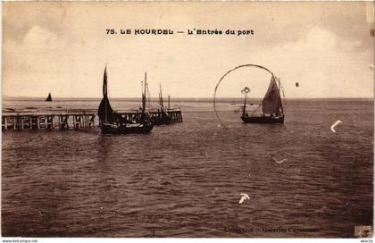 CPA Le Hourdel entree du port (1498767)