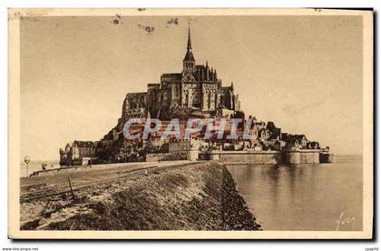 CPA Le Mont Saint Michel Manche Le Mont a l'Arrivee