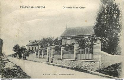 LE PLESSIS-BOUCHARD-chaussée Jules César