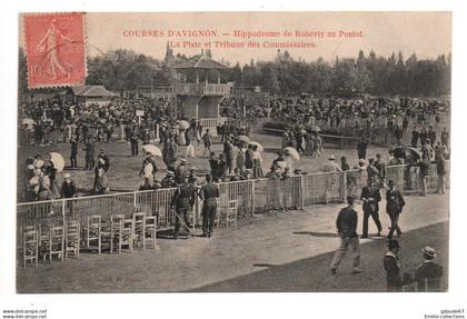 LE PONTET (84) - COURSES D'AVIGNON - HIPPODROME DE ROBERTY AU PONTET LA PELOUSE - LA PISTE ET TRIBUNE DES COMMISSAIRES