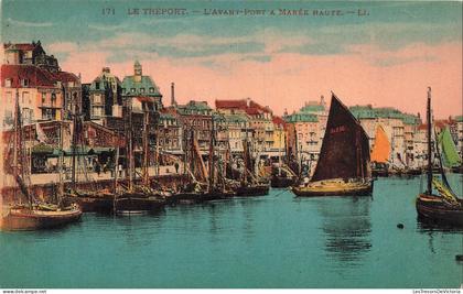 [-5%] FRANCE - Le Tréport - Avant Port - Marée haute - Bateau - Transport - Quai - Voile - animé - Carte postale