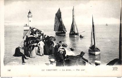 CPA Le Treport La jetee