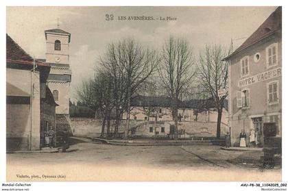 AVUP8-0511-38 - LES AVENIERES - La place
