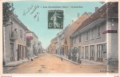 Les AVENIERES (Isère) - Grande-Rue