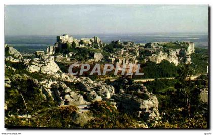 CPM Reflets de Provence les Baux de Provence Vue generale du rocher au milleu du Val d'Enter