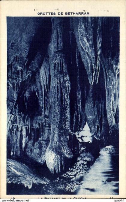 CPA Grottes De Betharram Le battant de la cloche