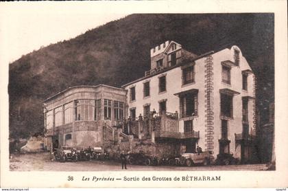 Sortie des Grottes de Betharram CPA
