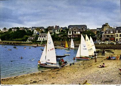 CPSM Locquirec La Plage Du Port La Vieille Cote hotel de Bretagne