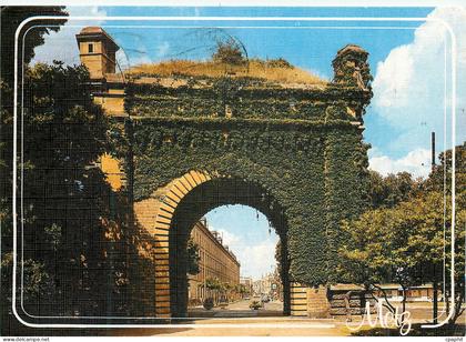 CPM Regard sur la Lorraine (France) Metz La porte Serpenoise