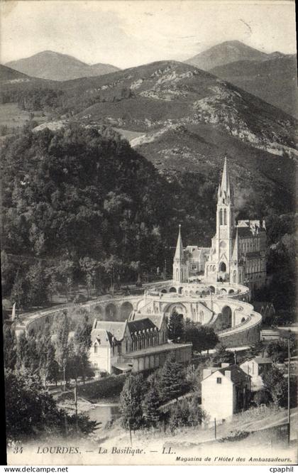 CPA Lourdes La Basilique