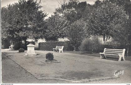 CPM Luc-sur-Mer Square de la Gare