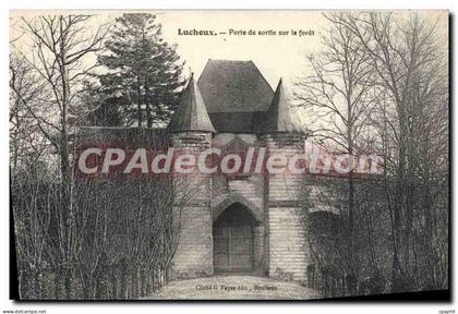 CPA Lucheux Porte de sortie sur la foret