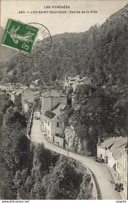 CPA Luz Saint Sauveur Entree de la Ville