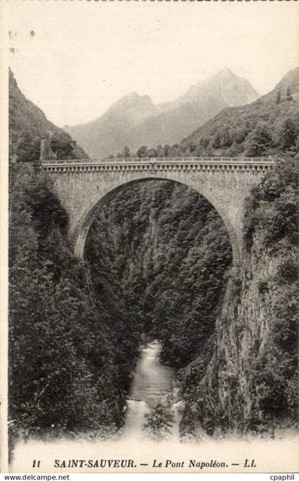 CPA Saint Sauveur Le pont Napoleon