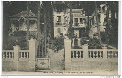 MANDRES LES ROSES - LES VALLEES - Le Labyrinthe