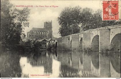 CPA Mantes La Jolie Le Vieux Pont Et I'Eglise