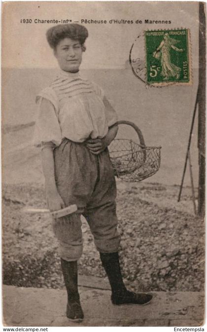 CPA  Carte Postale France Marennes Pêcheuse d'huitres VM105395ok