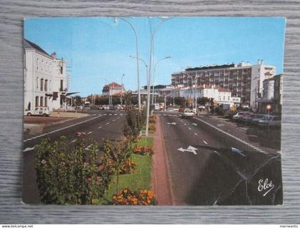 cpa Marmande (47) le boulevard et les allées fleuries