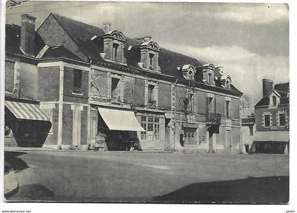 MAUVES SUR LOIRE - Place de l'Eglise