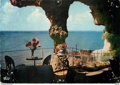 CPA Meschers (Charente Maritime) Cote de Beaute Les Grottes