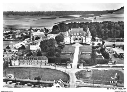 BG-BFP1-1148-76 - MESNIERES-EN-BRAY - Le château VUE AERIENNE LAPIE