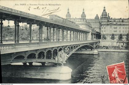 CPA Paris Nouveau viaduc du Metroplitain Metro