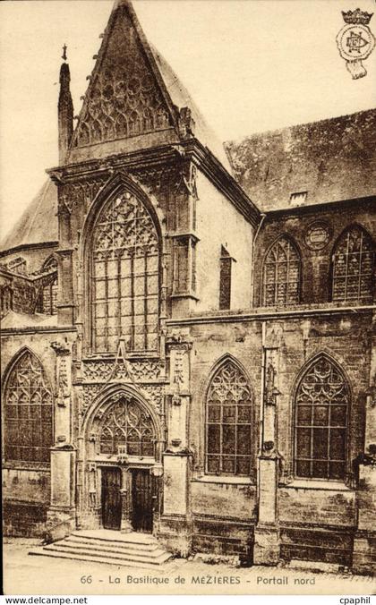 CPA La Basilique de Mezieres Portail nord
