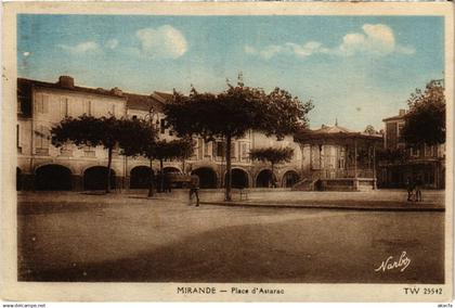 CPA MIRANDE - Place d'Astarac (108125)