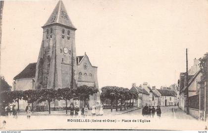 MOISSELLES - Place de l'Eglise