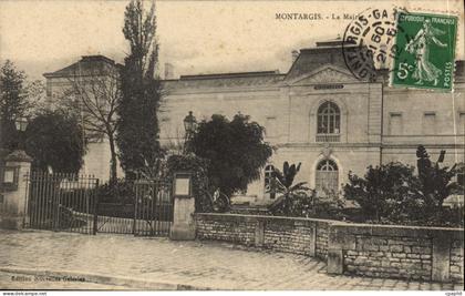 CPA Montargis Le Mairie