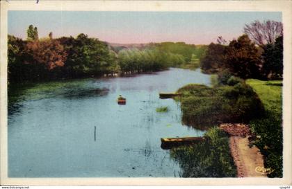 CPA Montbazon Paysage Des Bords de l Indre